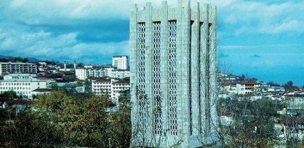 Vaqif məqbərəsi Şuşanın işğalından əvvəl və indi - FOTO