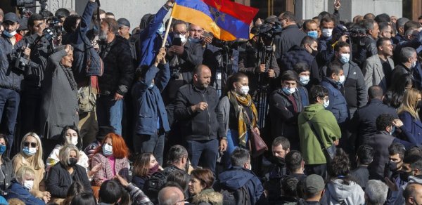 Yerevanda Paşinyana qarşı yeni aksiya keçirilib