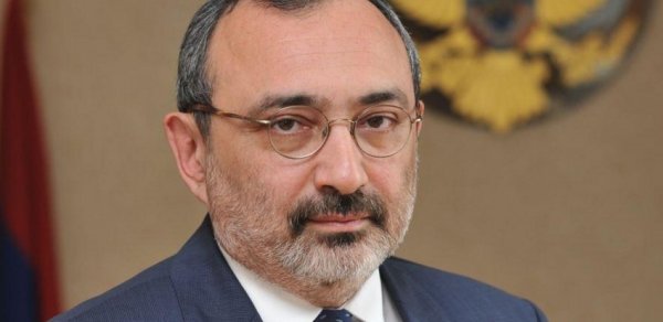 Ermənistanda daha bir vəzifəli şəxs işdən çıxarıldı