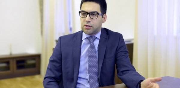 Ermənistanda daha bir nazir istefaya göndərilir