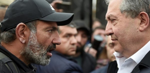 Ermənistan prezidenti Paşinyanı istefaya çağırdı