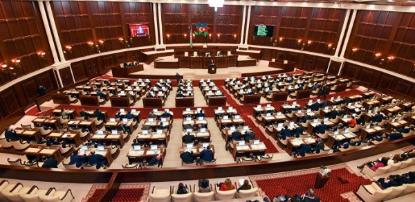 Deputatlar bu həftə tətildən qayıdır