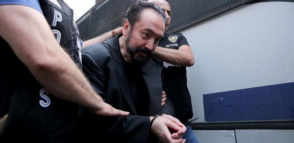 Adnan Oktara 1000 il həbs verildi