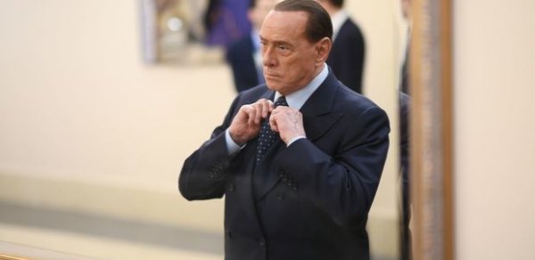 Silvio Berluskoni xəstəxanaya yerləşdirildi