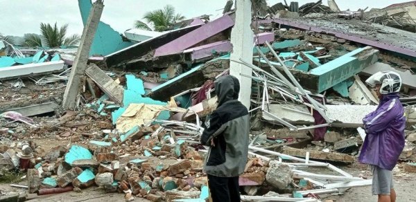 İndoneziyada zəlzələ qurbanlarının sayı 78 nəfərə çatdı
