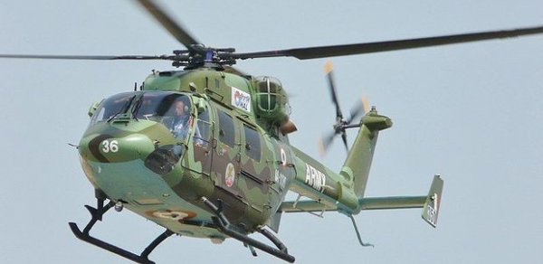 Hindistanda hərbi helikopter qəza enişi etdi: Pilot öldü