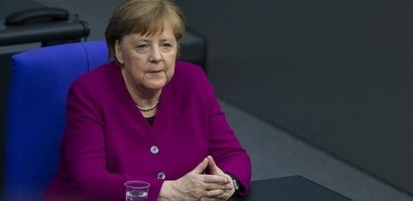 Merkel: “Peyvəndin təsir etmədiyi mutasiya olsa, hər şeyi sıfırdan başlamalıyıq”