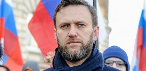 Aleksey Navalnının cinayət işinə baxan hakim istefa verdi