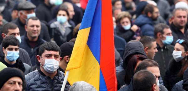 Ermənistan müxalifətinin lideri gəncləri iğtişaşlara çağırdı