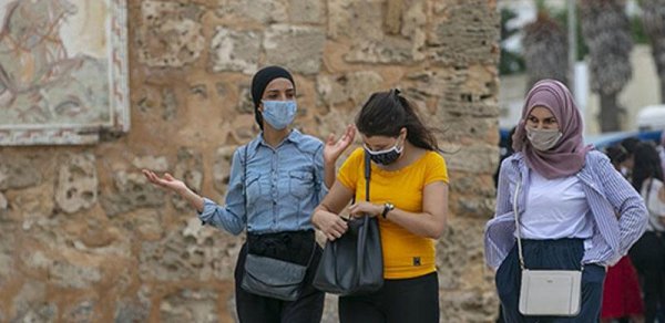 Daha bir ölkədə sərt karantin rejimi uzadıldı