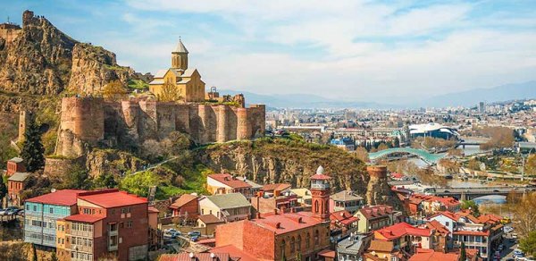 Tbilisidə çoxmərtəbəli binada partlayış olub, 1 nəfər ölüb