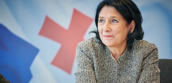 Gürcüstan prezidenti özünü təcrid etdi