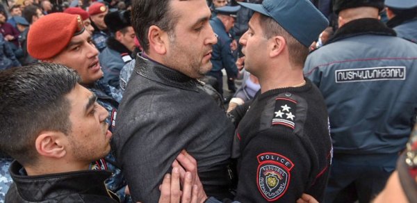 SİYASƏT