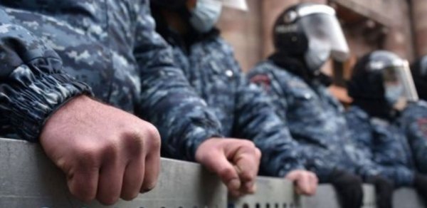 Yerevan polisi Paşinyanın əleyhdarlarını saxladı