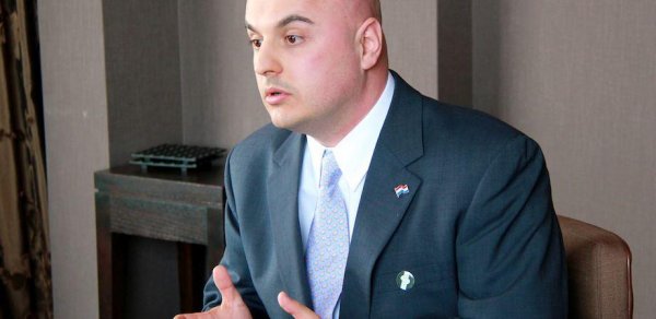 Yerevandakı hazırkı siyasi qeyri-sabitlik Ermənistanda misilsiz iqtisadi böhranın nəticəsidir - Amerikalı ekspert