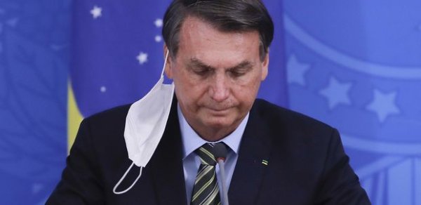 Braziliya prezidenti karantin tədbirlərini pozduğu üçün külli miqdarda cərimələndi