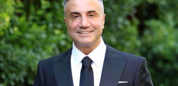Türkiyə məhkəməsi Sedat Peker barədə həbs qərarı çıxardı