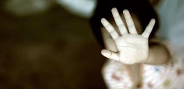 11 yaşlı qız uşağı hamilə qaldı - anasının dostu həbs olundu