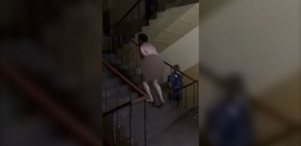 İrəvandan rüsvayçı görüntülər: Polis vətəndaşı soyundurub alçaldır - VİDEO