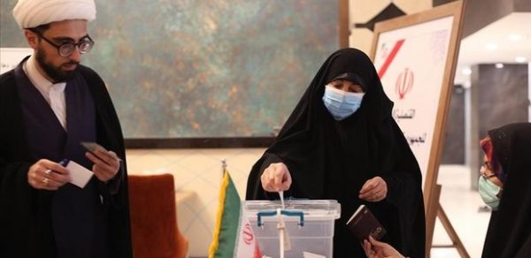 İranda prezident seçkiləri sona çatdı