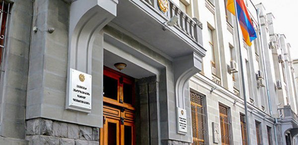 Ermənistanda daha bir qalmaqal: Hərbi müstəntiqlər kütləvi istefaya gedirlər
