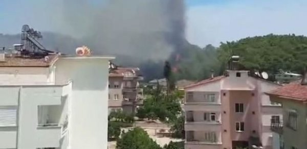 Antalyanın Kəmər bölgəsində də meşə yanğınları başlayıb