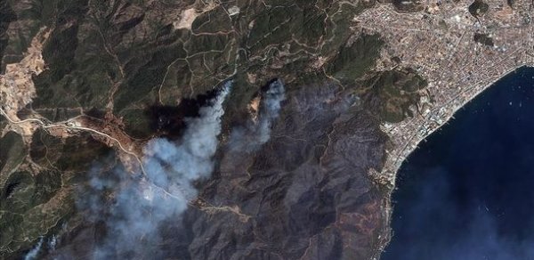Türkiyədəki yanğınların kosmosdan görüntüsü - FOTO