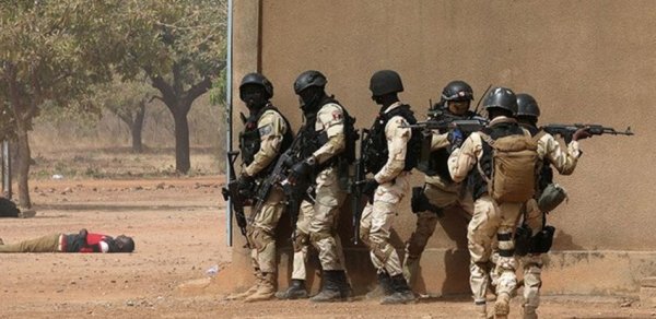 Burkina-Fasoda silahlılar 30 nəfəri öldürdü