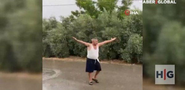 “Ver, Allahım, ver” - Antalyalı sakinin yağış sevinci - VİDEO