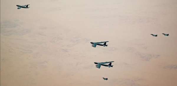 ABŞ bombardmançıları “talibançılar”a hava zərbələri endirdi