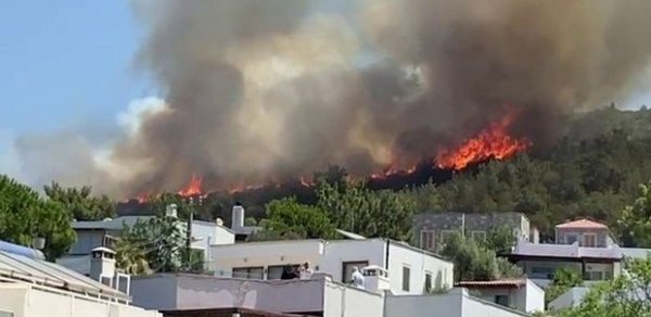 Bodrumda meydana gələn yeni yanğın yaşayış massivlərinə doğru genişlənir