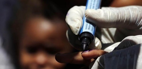 Bu ölkədə yeni virus aşkarlandı: Uşaqları iflic edir 
