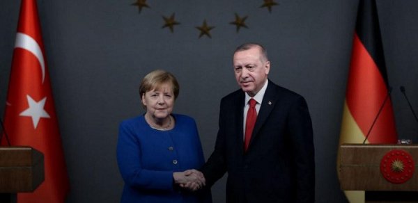 Ərdoğanla Merkel Əfqanıstandakı son vəziyyətlə bağlı müzakirə aparıblar