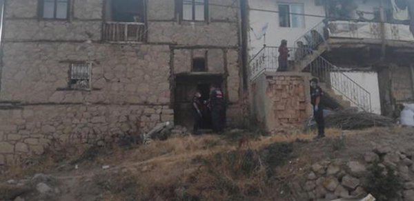 Türkiyədə dəhşətli hadisə: Həyat yoldaşını və uşağını qətlə yetirib ardınca intihar etdi