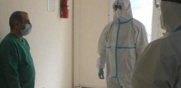 Yaşayış yerini tərk etmiş koronavirus xəstəsi olan tibb işçisi saxlanıldı