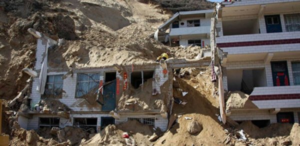Çində torpaq sürüşməsi zamanı azı 10 nəfər itkin düşüb