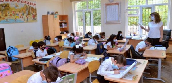 Azərbaycanda daha 3 sinif koronavirusa görə bağlandı