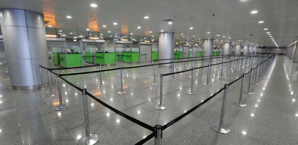 Kiyev aeroportu uçuşları dayandırdı