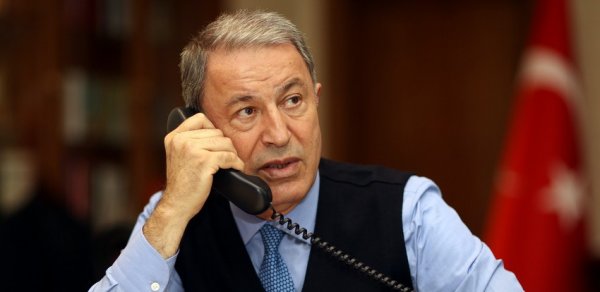 Türkiyə və Ukrayna müdafiə nazirləri arasında telefon danışığı oldu