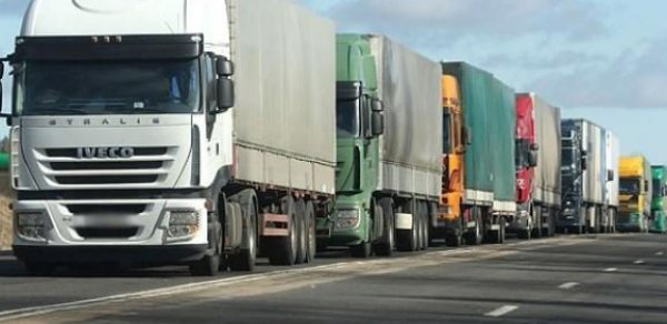 Hazırda Ukraynada Azərbaycana məxsus 30-a yaxın yük avtomobili var - RƏSMİ