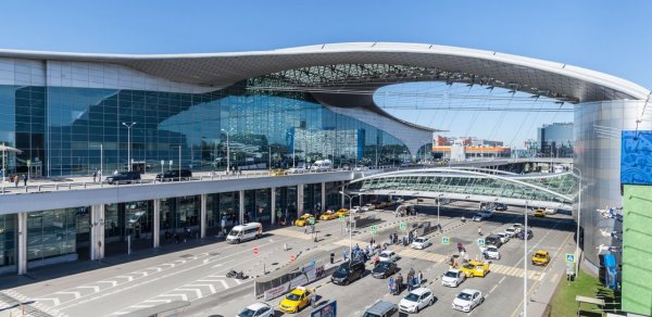 Moskva aeroportu iflic oldu: Bu gün 130 reys təxirə salınıb 