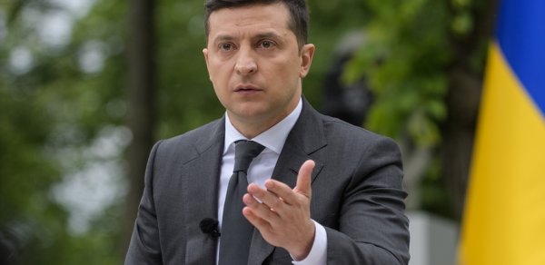 Zelenski avropalılara müraciət etdi: “Susmayın, küçələrə çıxın”