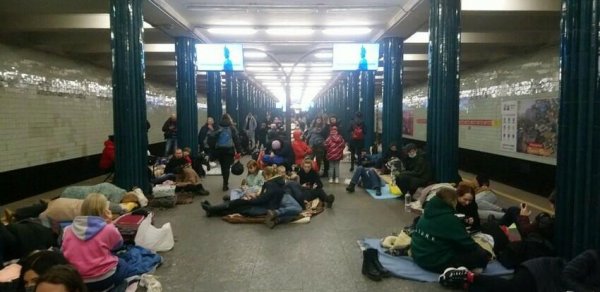 Ukraynada insanların sığındığı metronu partlatmaq istəyən diversant saxlanıldı