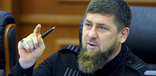 Ramzan Kadırov: "Zelenski hakimiyyəti təhvil verməlidir"