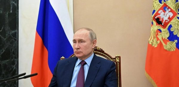 Putin: “Sanksiya təzyiqi kompleks xarakter daşıyır”