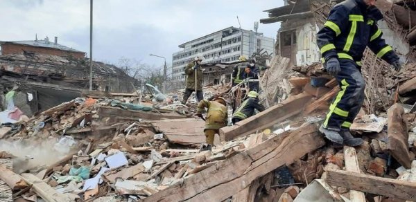 Xarkova hava bombaları atıldı, dinc sakinlər həlak oldu