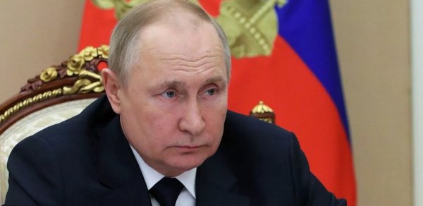 Putin Milli Təhlükəsizlik Şurasının müşavirəsini keçirir