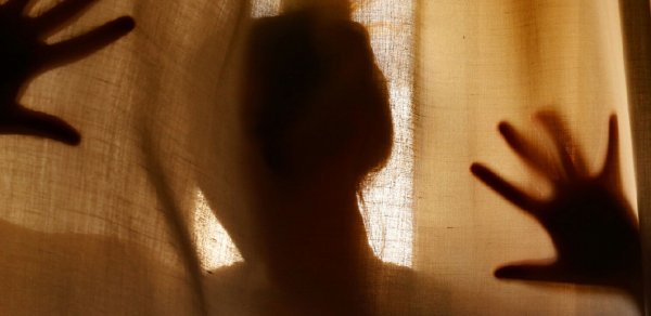 Azərbaycanda sağlamlıq imkanları məhdud olan qızı zorlayan 62 yaşlı kişi saxlanıldı - RƏSMİ