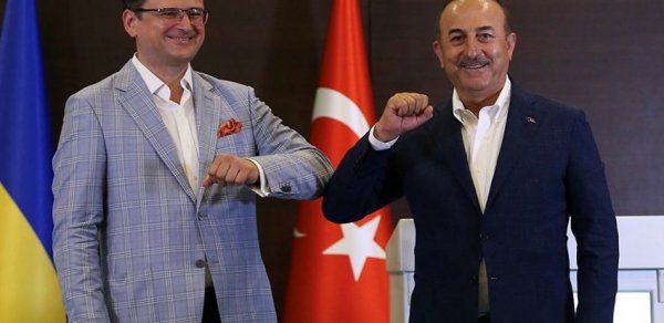 Türkiyə və Ukrayna XİN başçıları telefonla danışıb