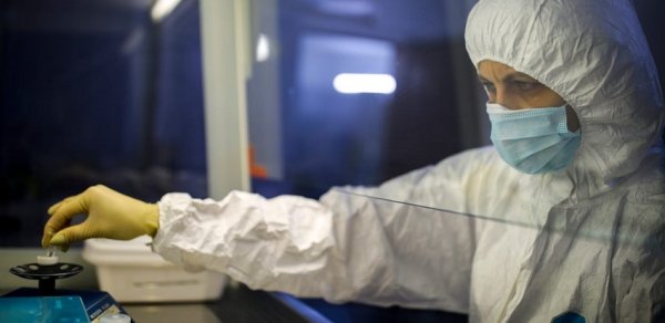 Dünyada koronavirusa yoluxanların sayı 460 milyona çatır